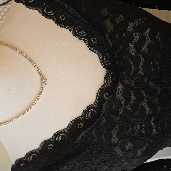 Ambiance Black Lace Overlay Long Sleeve Top With V Back and Lace Detailing. NWOT - Picture 16 of 17